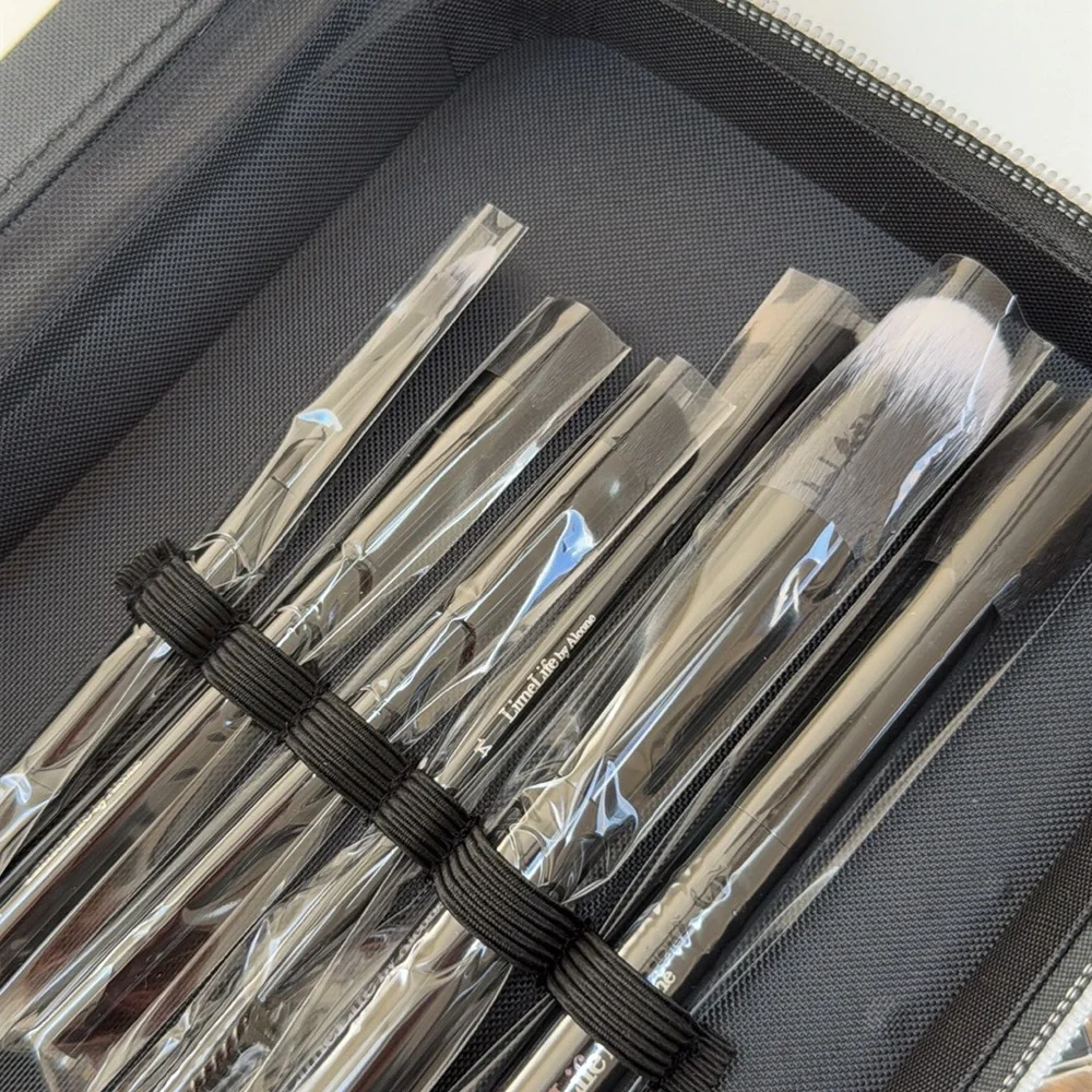 LIMELIFE— Classified Travel Brush Set